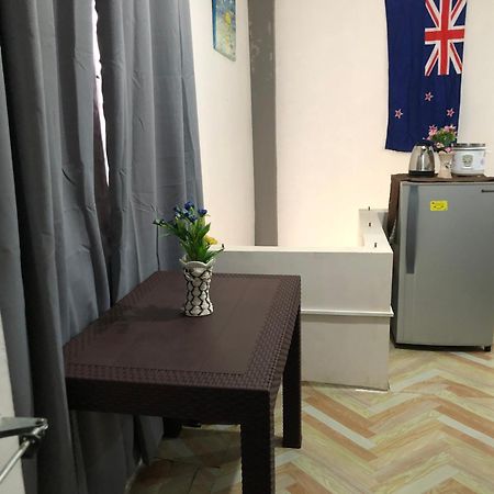 Traditional Private Guesthouse In Patar Beach 볼리나오 외부 사진