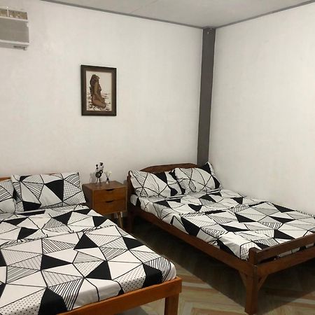 Traditional Private Guesthouse In Patar Beach 볼리나오 외부 사진
